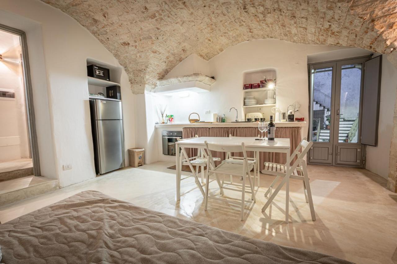 Vacation And Short Stay Suites & Apartments Ceglie - Celso Ceglie Messapica Bagian luar foto