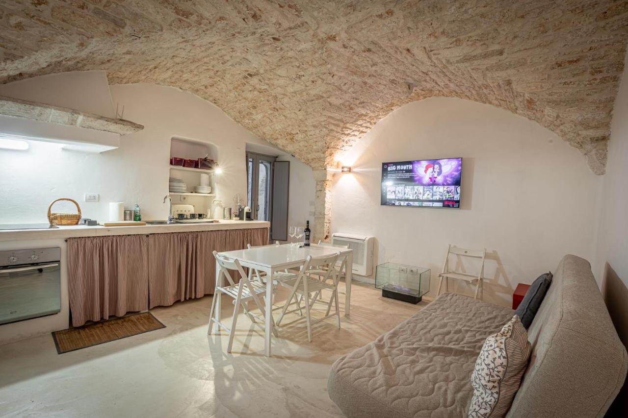 Vacation And Short Stay Suites & Apartments Ceglie - Celso Ceglie Messapica Bagian luar foto